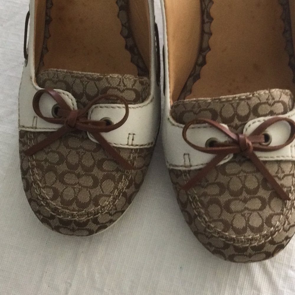 Coach Women's Brown and White Signature Wedge Slingbacks - Picture 8 of 10